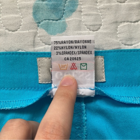 Vintage 00s Guess Sky Blue Capris 🦋 - Picture 7 of 7